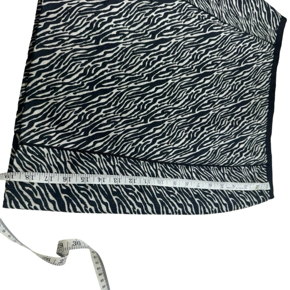Women's H&M Skirt Size 10 Black & White Zebra Print - Picture 4 of 6